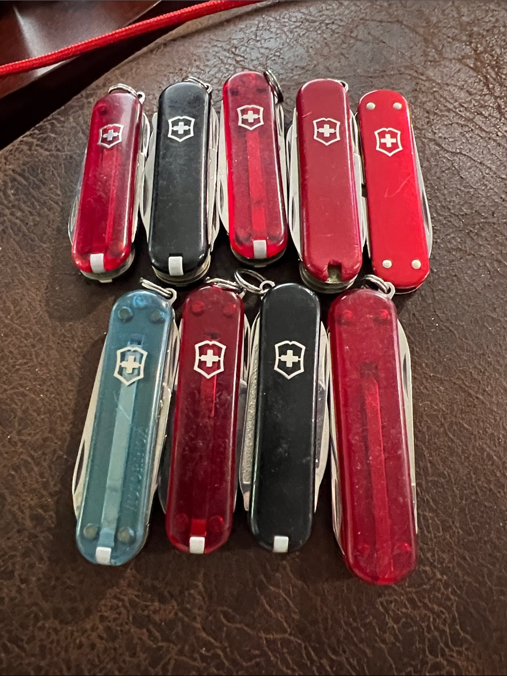 Lot of 9 Victorinox Swiss Army Knives Knife Vtg cat Hobart cms z23
